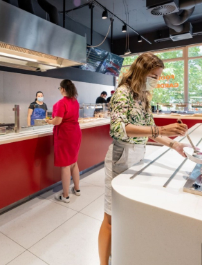 Papier vs. pixel: čo sa naozaj oplatí v roku 2026?